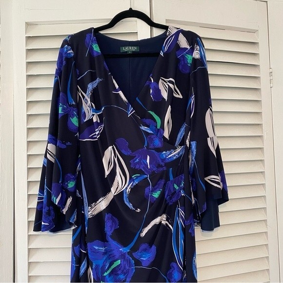 Lauren Ralph Lauren size 10 Blue Abstract Floral Bell Sleeve Faux Wrap Dress - Picture 13 of 14